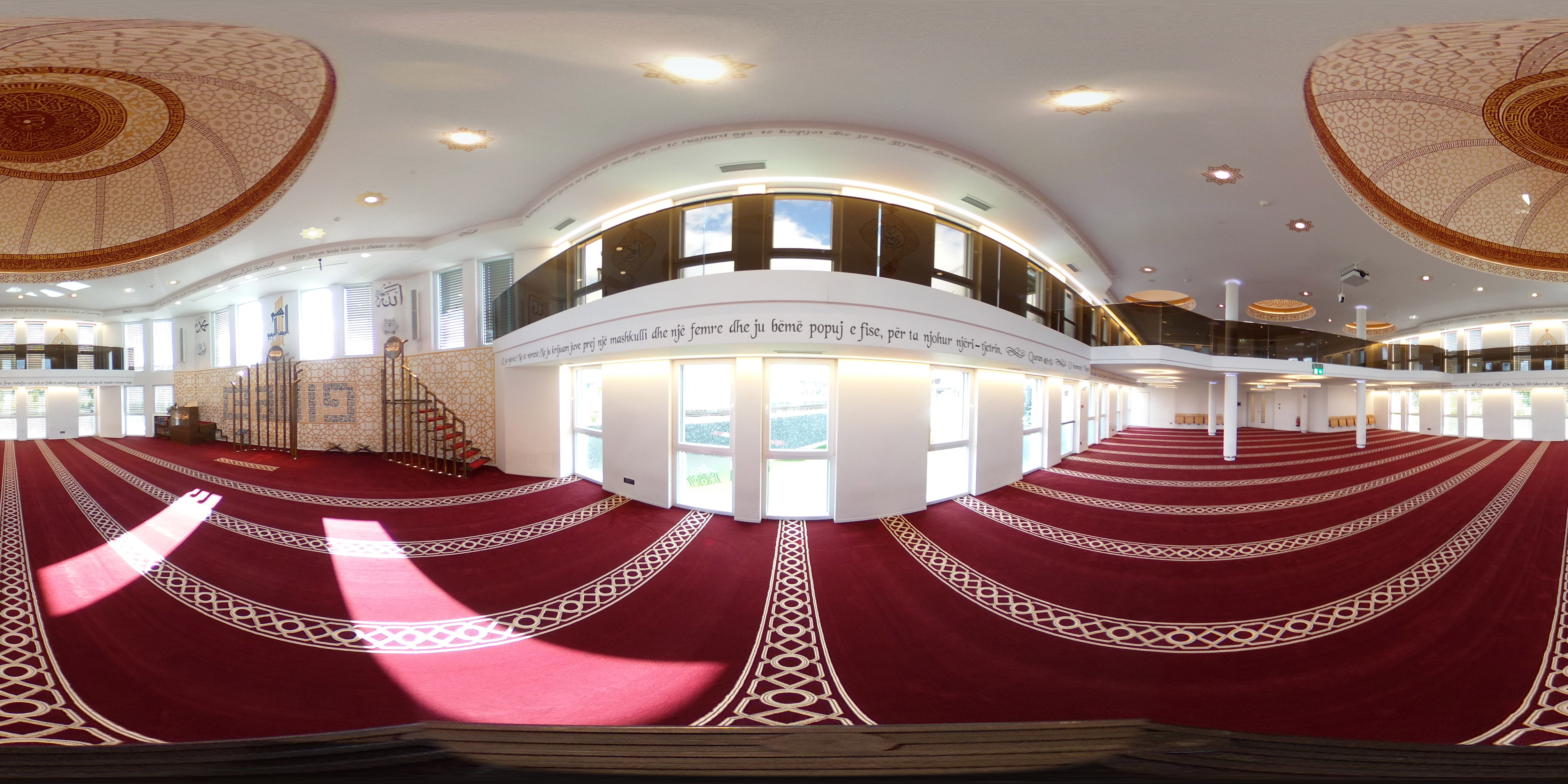 360° 9